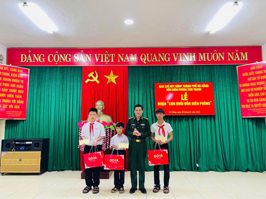 ẤM ÁP NGHĨA TÌNH QUÂN DÂN VỚI MÔ HÌNH “CON NUÔI BIÊN PHÒNG”